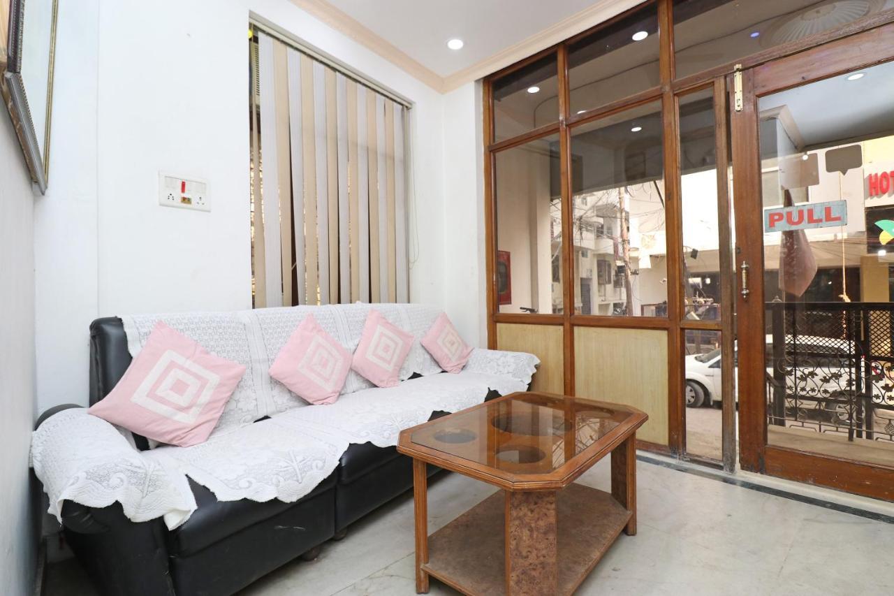 OYO 8379 Hotel Kamal Lucknow Bagian luar foto