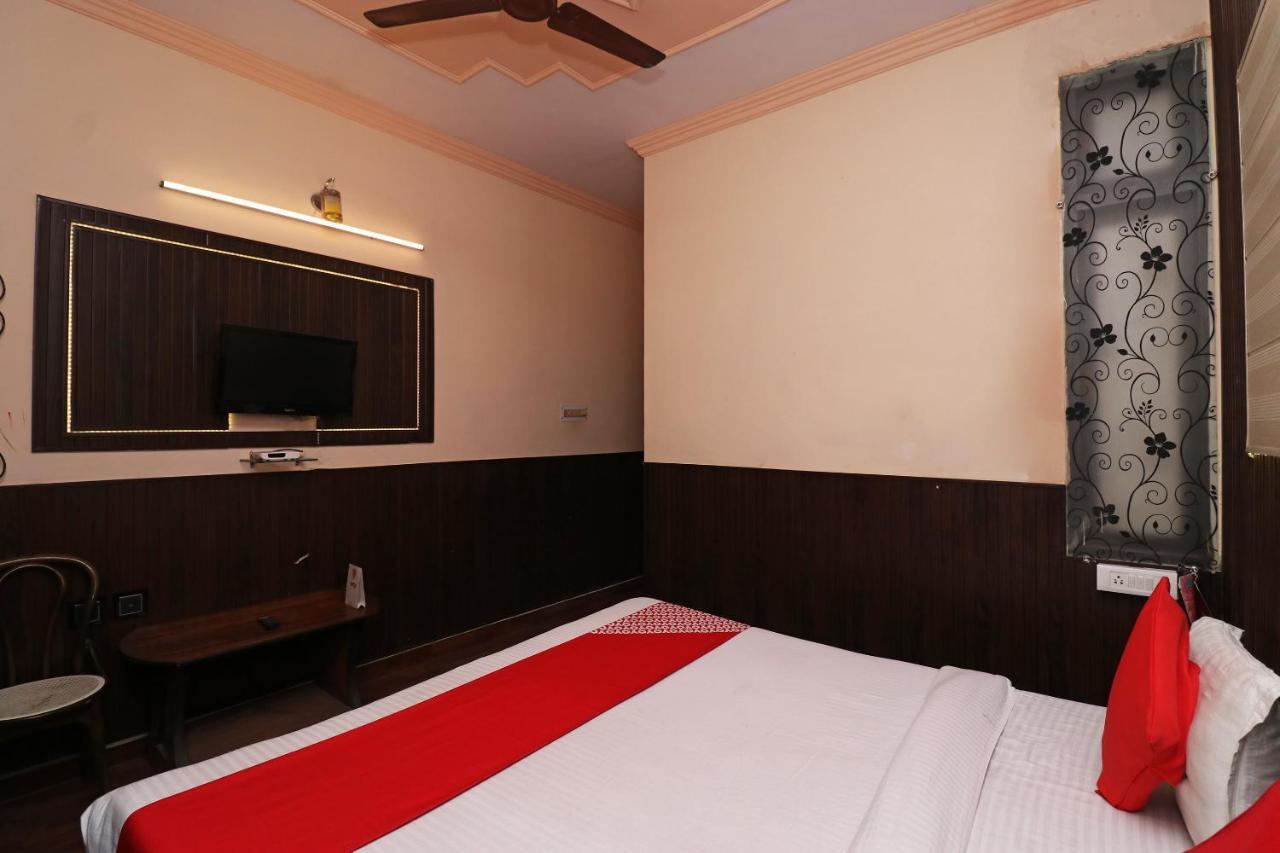 OYO 8379 Hotel Kamal Lucknow Bagian luar foto