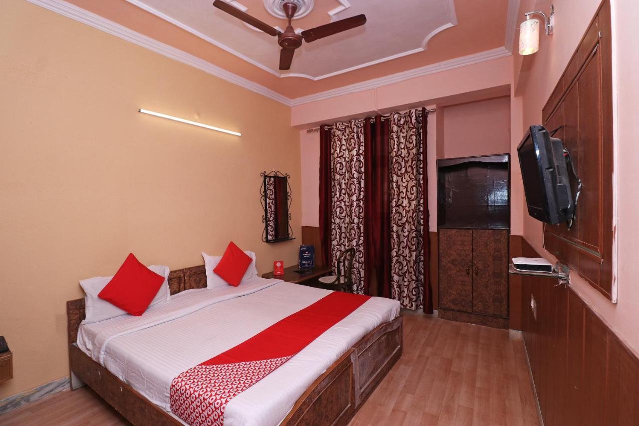 OYO 8379 Hotel Kamal Lucknow Bagian luar foto
