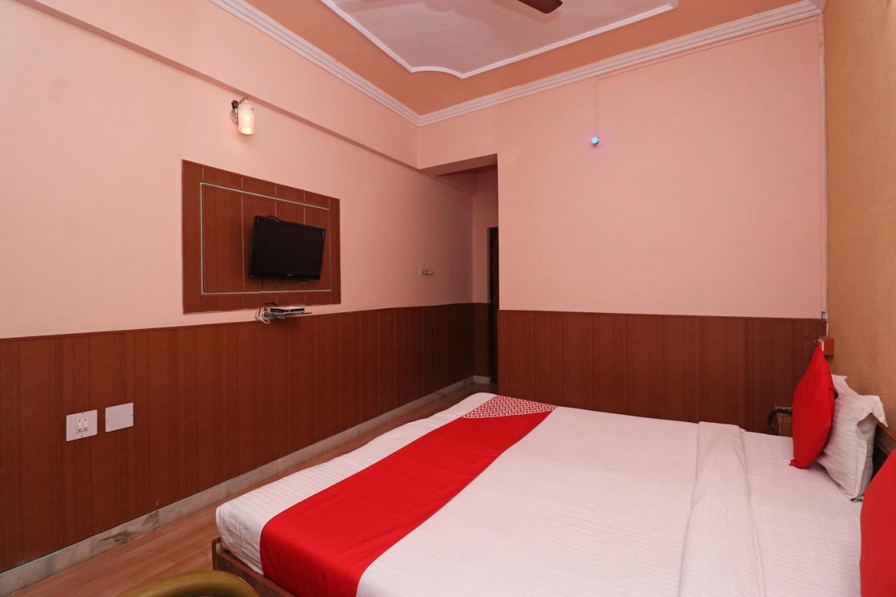 OYO 8379 Hotel Kamal Lucknow Bagian luar foto